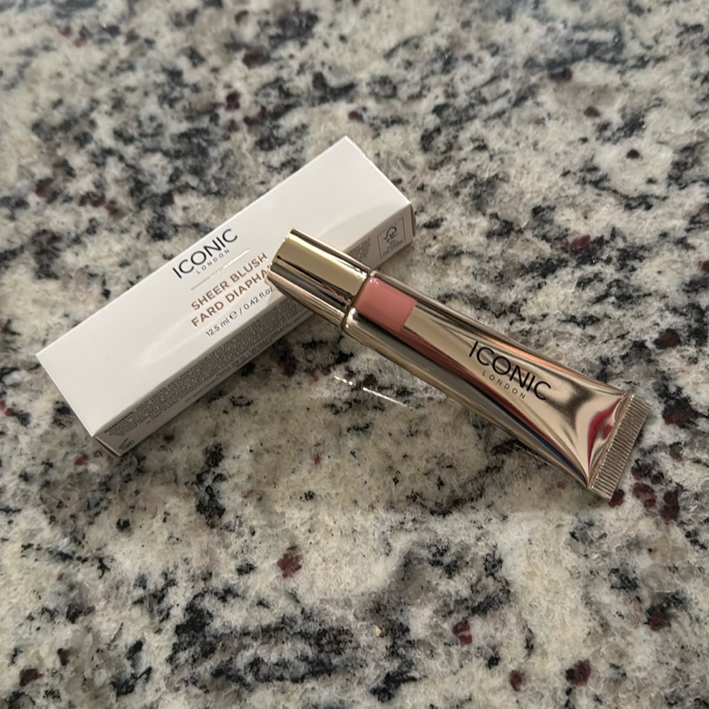BNIB Iconic Sheer Blush